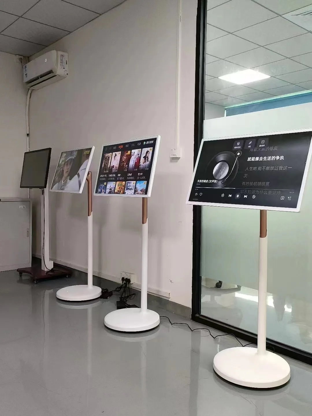 Touch Screen 32 Inch Portable  - огляд і ціна Yoga Fitness Video
